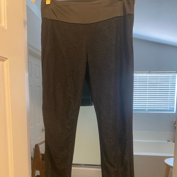 Nicole Miller Lace Leggings - Picture 3 of 4